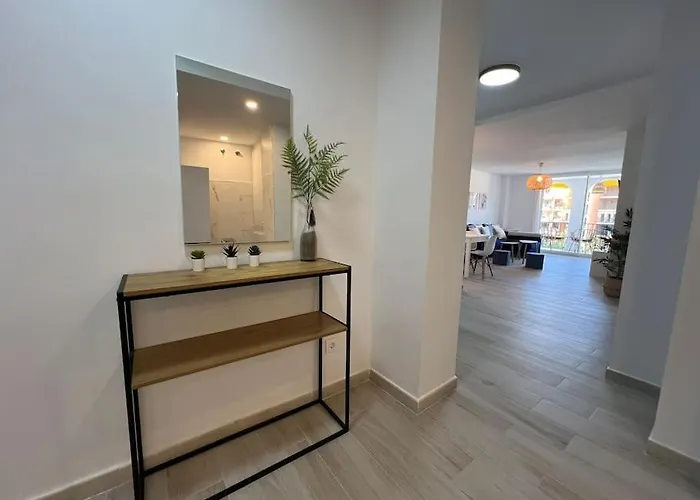 Elegante Y Luminoso De Playa Apartamento Fuengirola